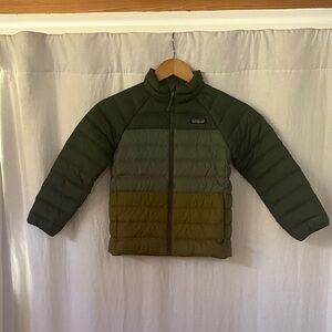 EUC. Kids Patagonia Two-Tone Green Puffer Jacket